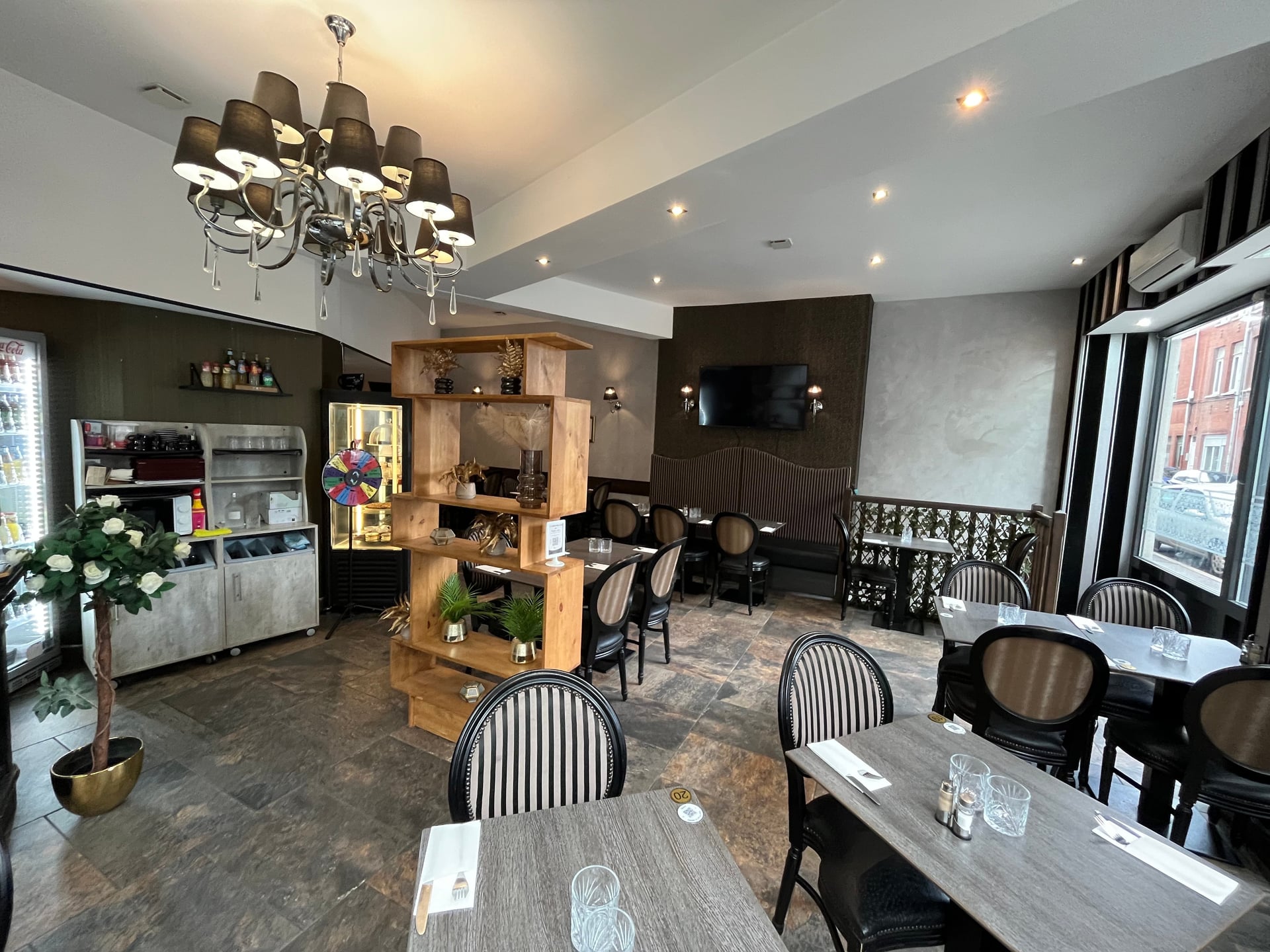 La salle principale de L'Adress, restaurant français à Lille